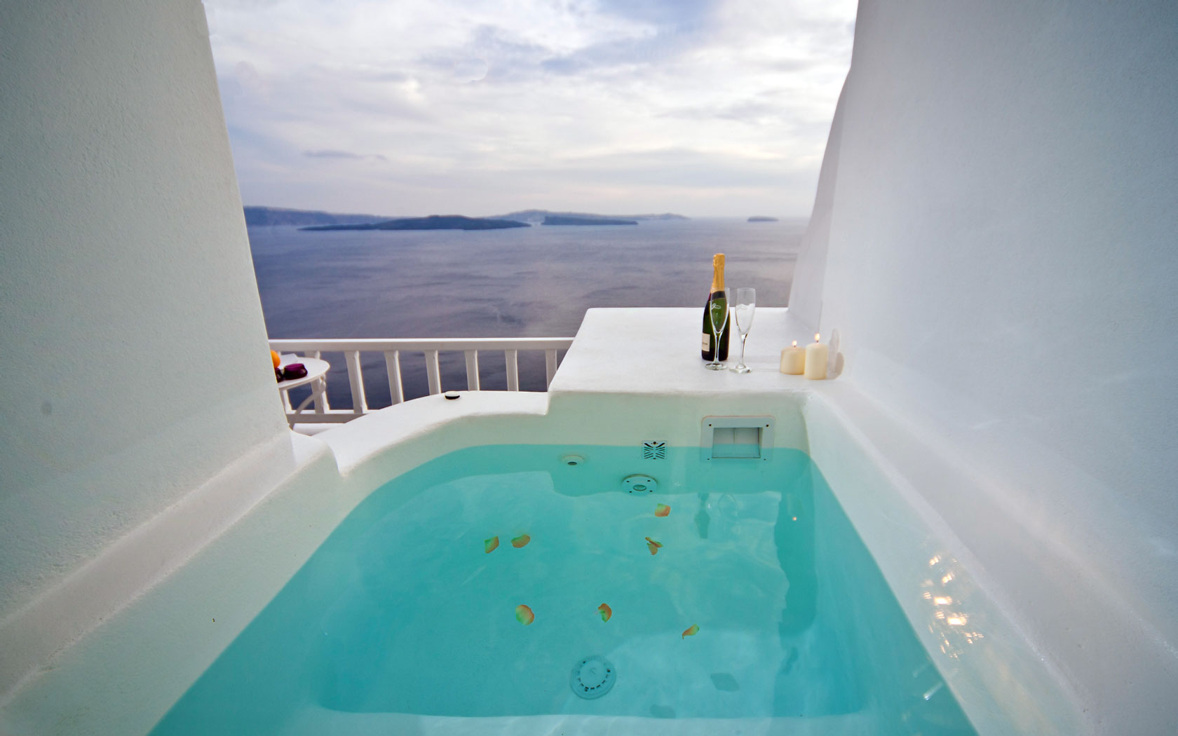 junior suites santorini02